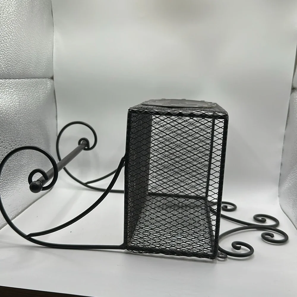 Black Metal Bath Wall Rack